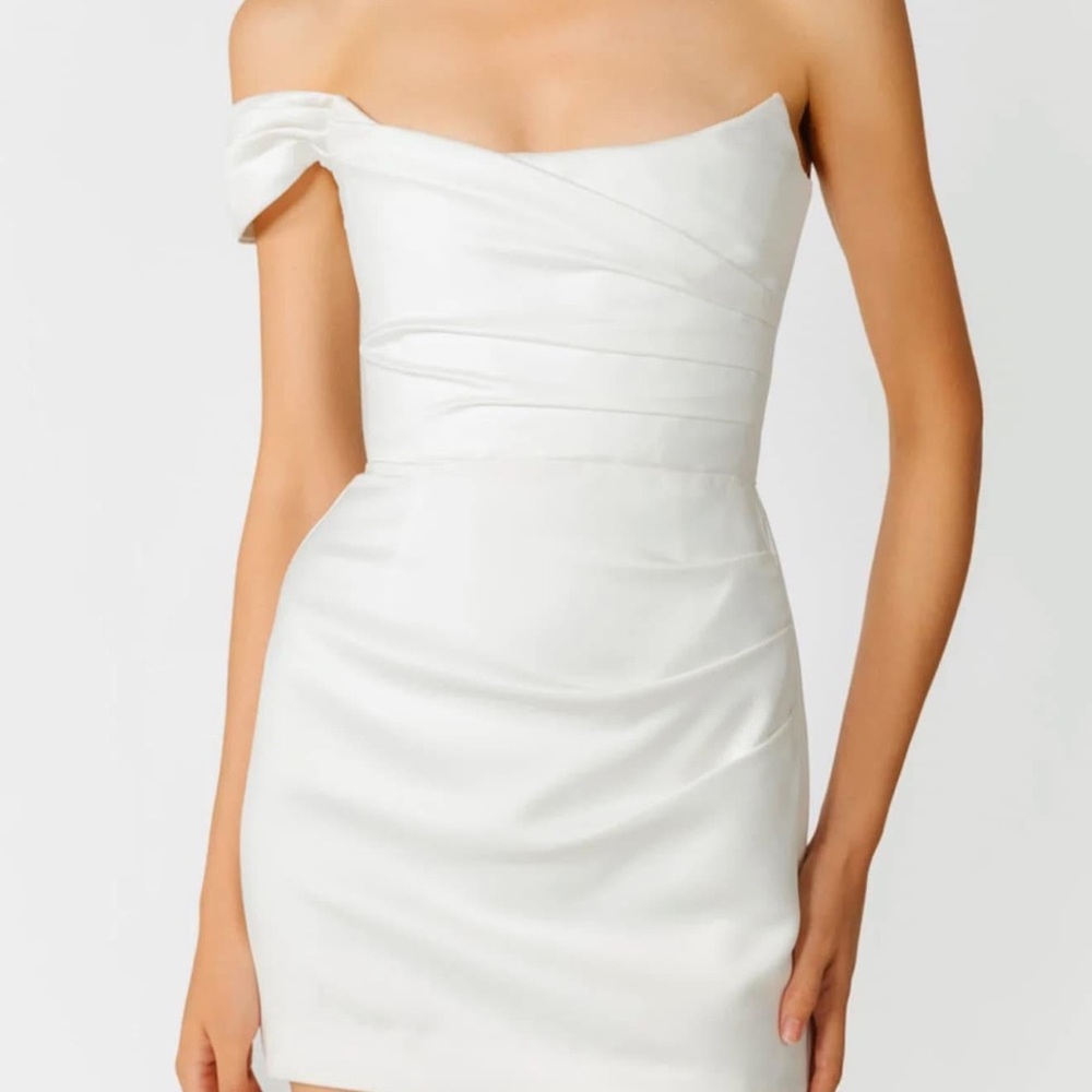 Chic Off-Shoulder White Wedding Dress